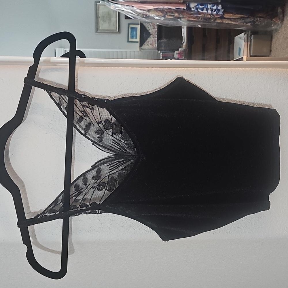 New without tag Artinfinitum.art Boutique Butterfly Top Size Small